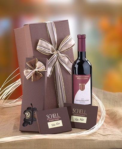 Geschenkpaket Wein und Schokolade