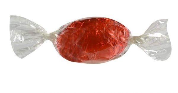 5 Grand Manier Pralineneier von Schell Schokoladen ist in eine orangene Alu-Verpackung und Cellophan verpackt wie ein Bonbon